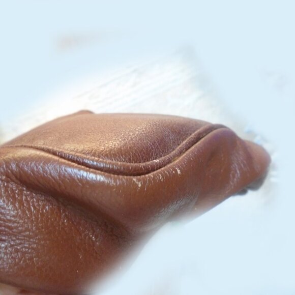 Boho Leather Shoulder Bag is a 70s Vintage Purse - Picture 9 of 12